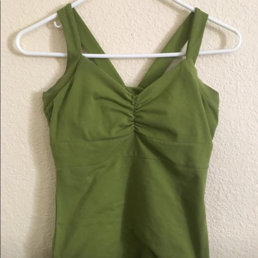 Pranav Yoga Top with built in shelf bra. Size S